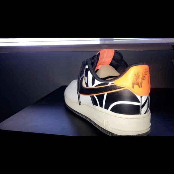 Air Force 1 Orange Black and White - Picture 4 of 7